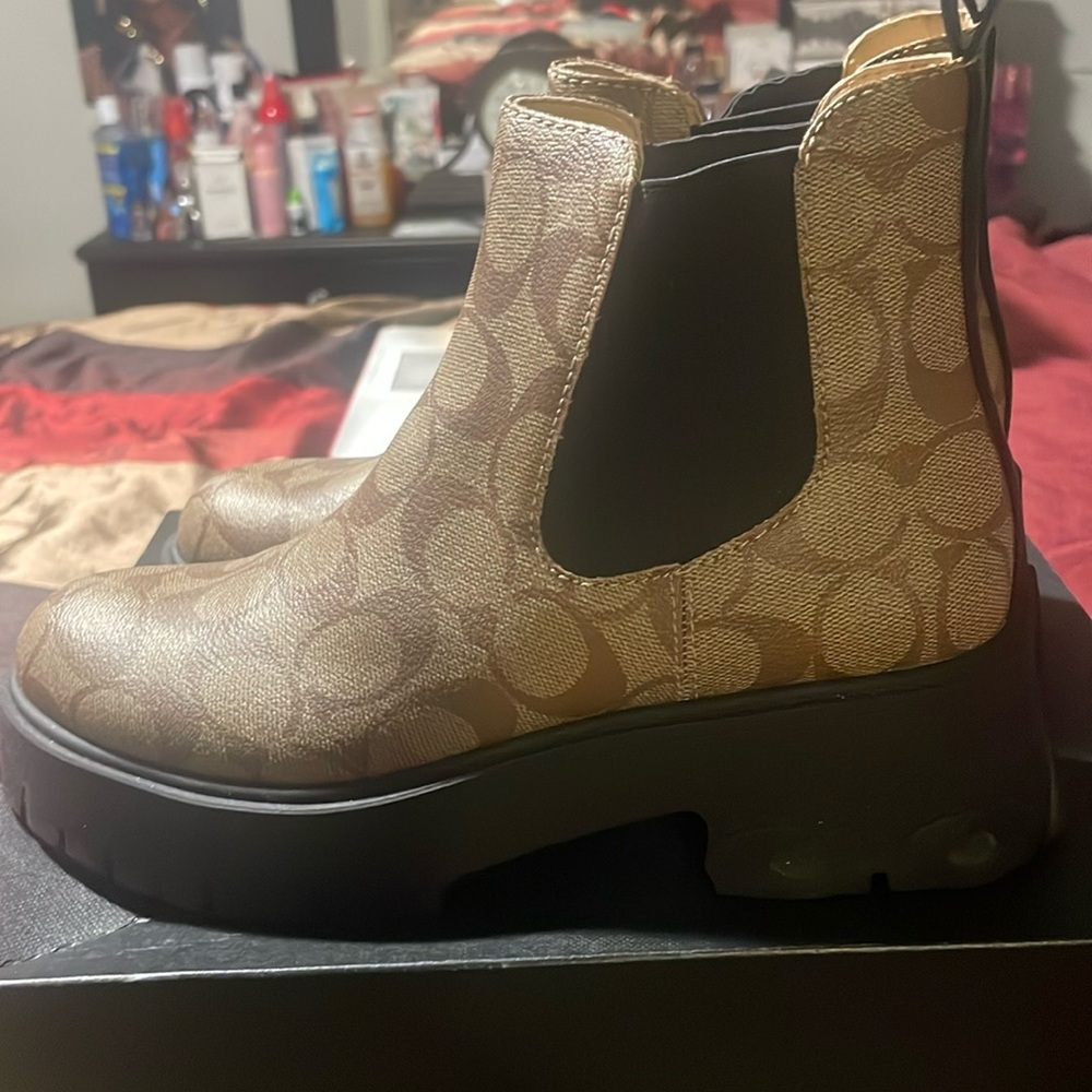Brand new Kris Sig Bootie